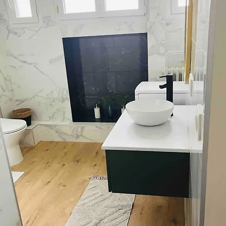 Apartament Plein Centre D *